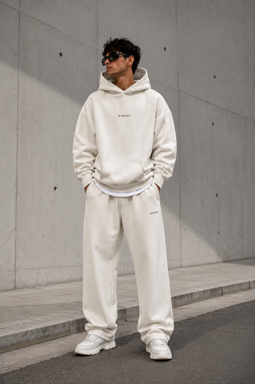 HOODIE ESSENTIAL RIDGGY — CRÈME — Blanc / Crème